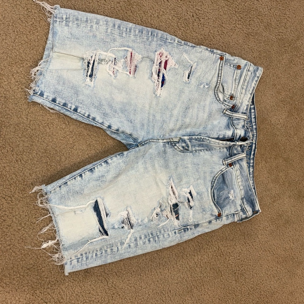 Men’s Distressed Light Wash Denim Shorts